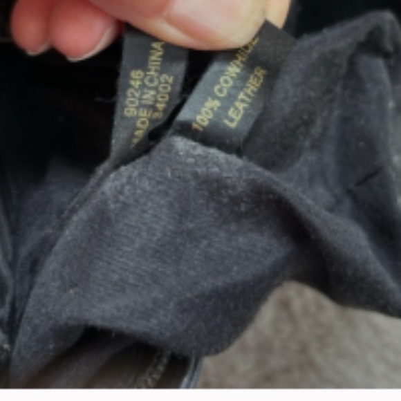 Vintage Navy leather Etienne Aigner adjustable shoulder bag - Picture 13 of 15